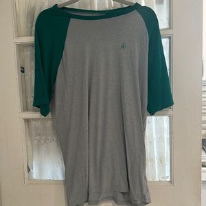 Volcolm men’s tshirt large
